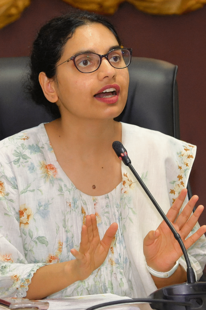 Sakshi Sahni कौन हैं?